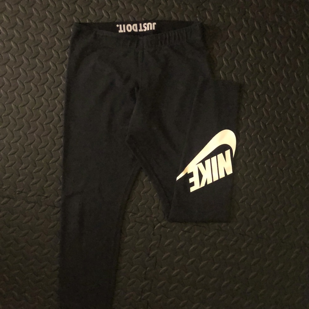 Womenswear’s Nike leggings